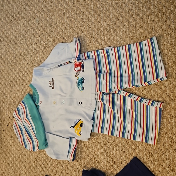 Outfit Bundle - Picture 10 of 13